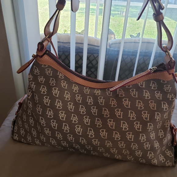 Purse - Picture 3 of 4